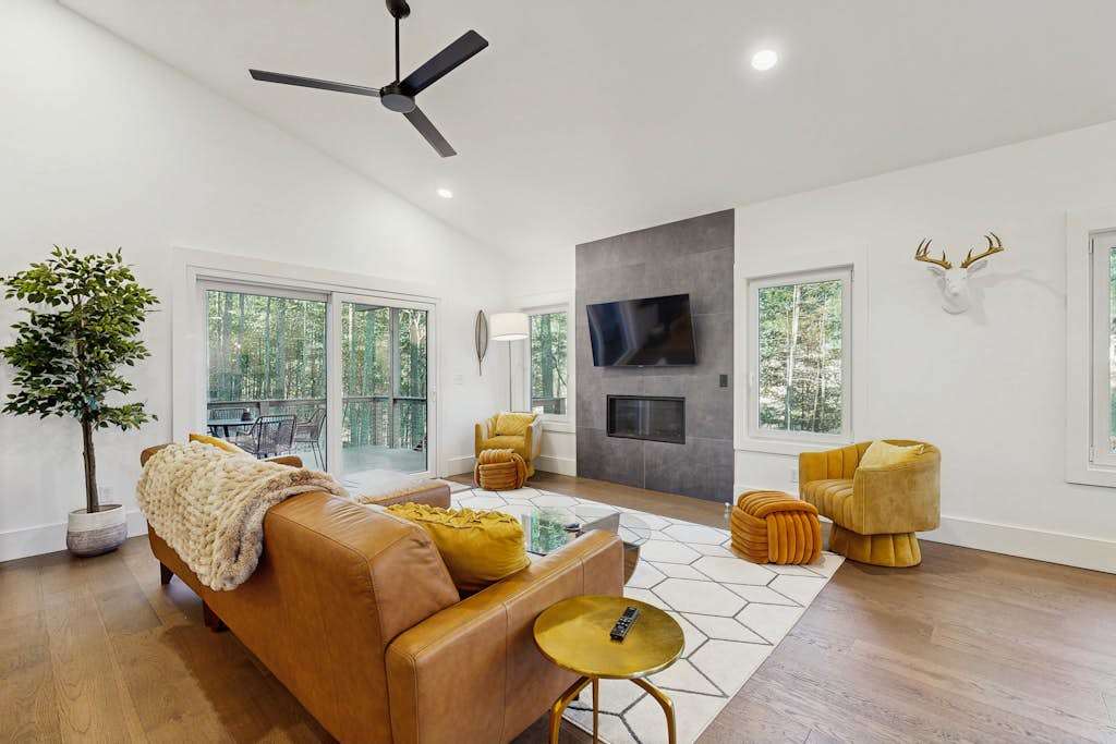 Brand-new home near Weaverville with game room, private hot tub, firepit, & BBQ