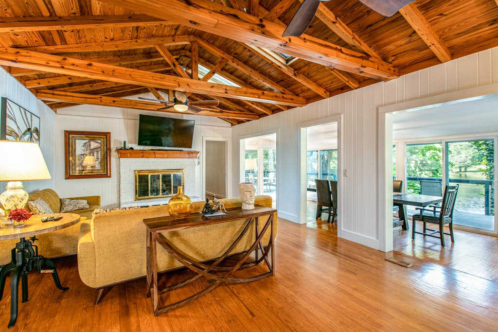 Modern lake-front home, dog-friendly, dock, hot tub, deck, pool, tennis, wifi