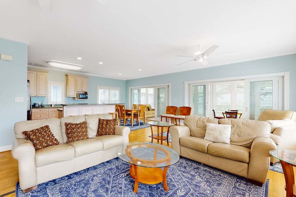 House just minutes from the beach with a rooftop deck central AC & a washer & dryer
