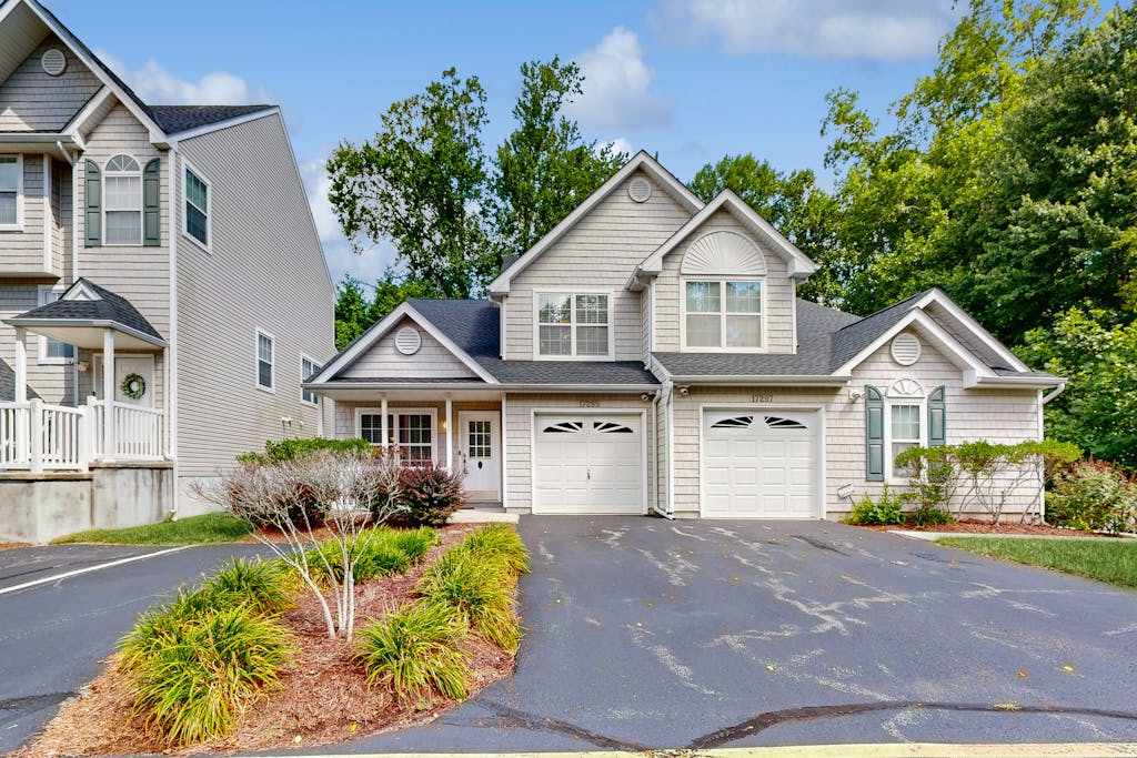The Reserves of Nassau townhome with shared pool with a private washer & dryer & free WIFI