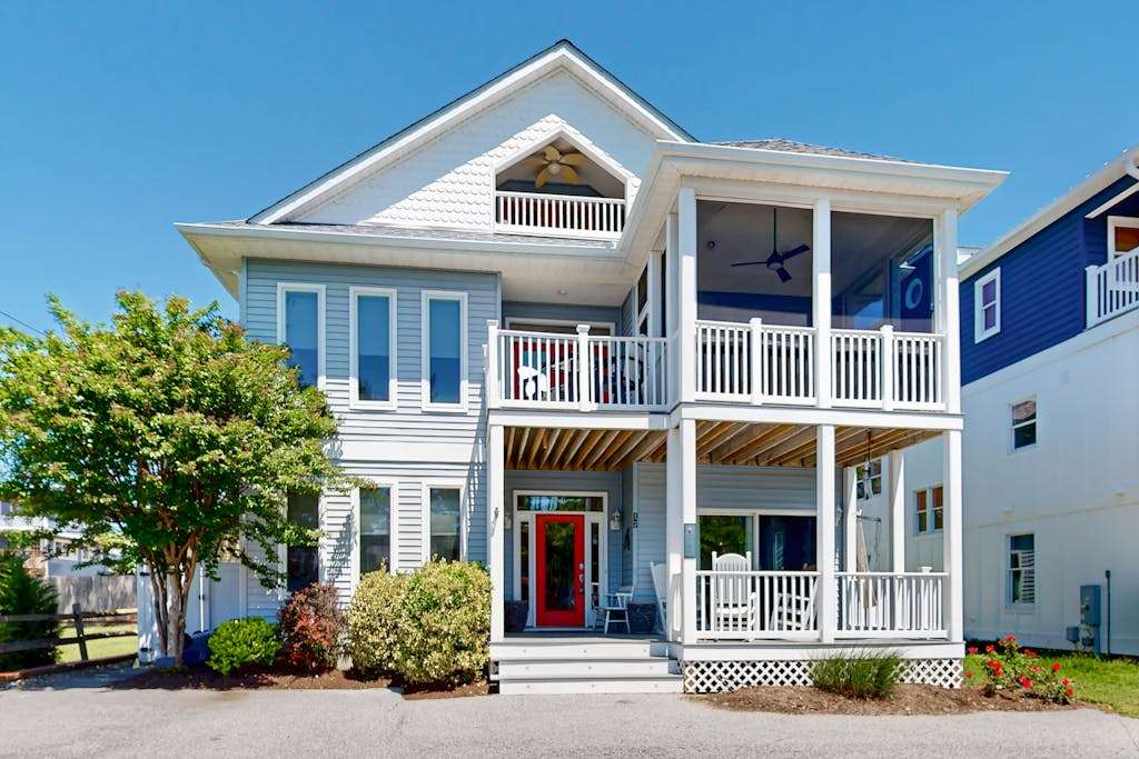 Spectacular pet friendly house walk to beach with ocean views & a private pool