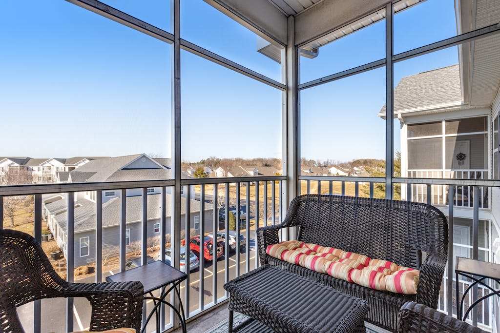 Villas At Bay Crossing homey condo with pool beach gear including WiFi & private washer & dryer