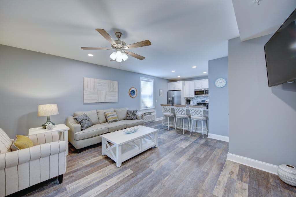 Condo near the ocean with pool grills a washer & dryer & AC
