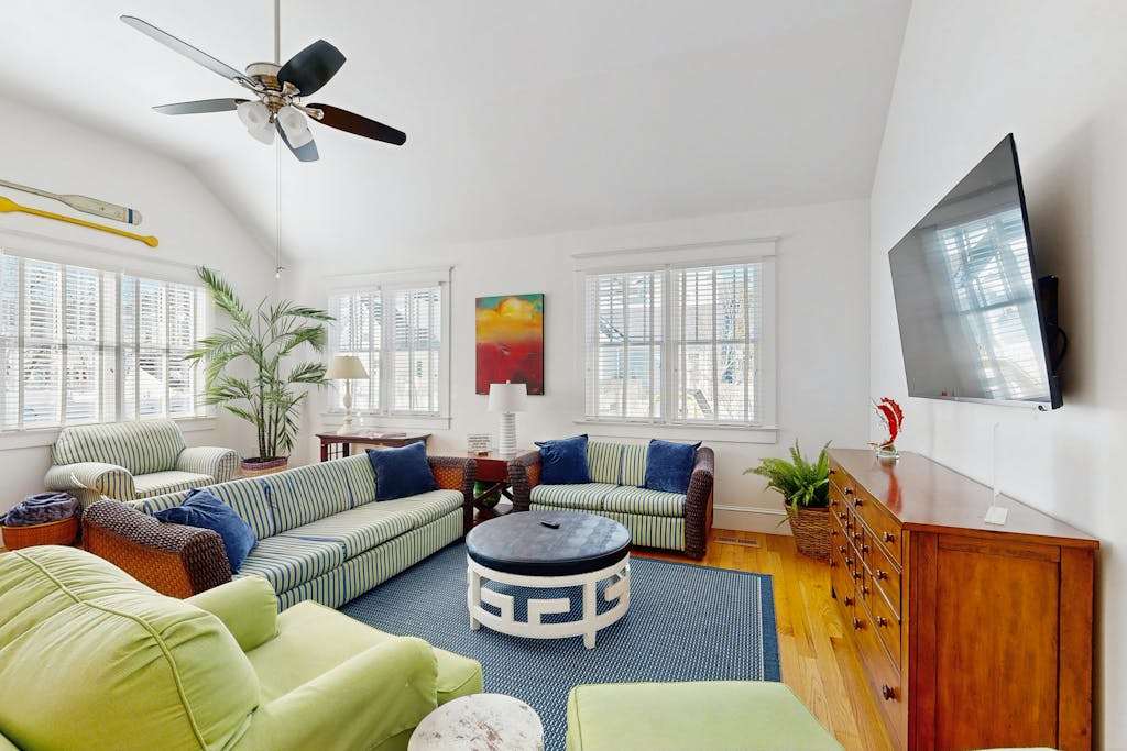 Upgraded dog friendly home one & a half blocks to beach with lovely backyard & pool