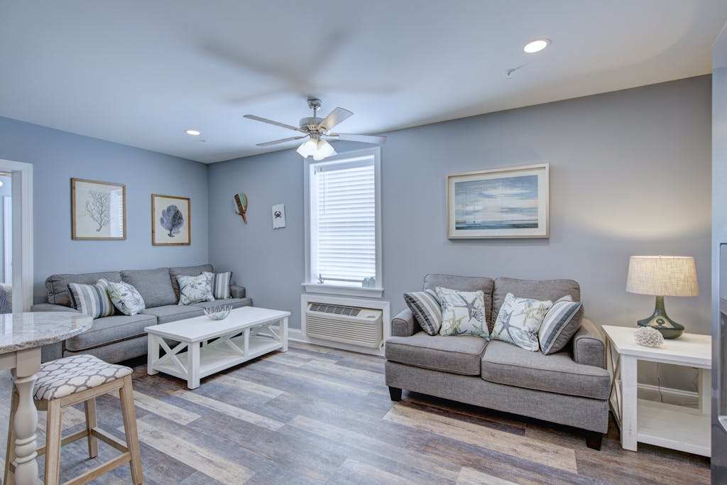 Condo near the ocean with pool grill & courtyard with a washer & dryer & AC