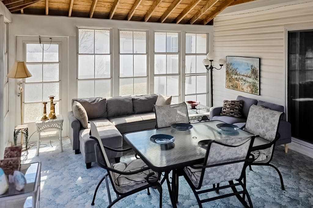 Rehoboth Beach home near beach & boardwalk with grill & streaming services & a washer & dryer