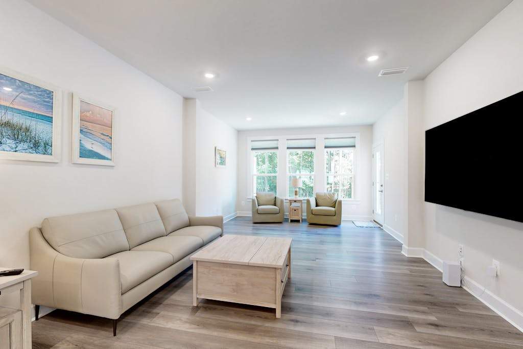 The Peninsula townhome with indoor & outdoor pools with on site golf & tennis or pickleball
