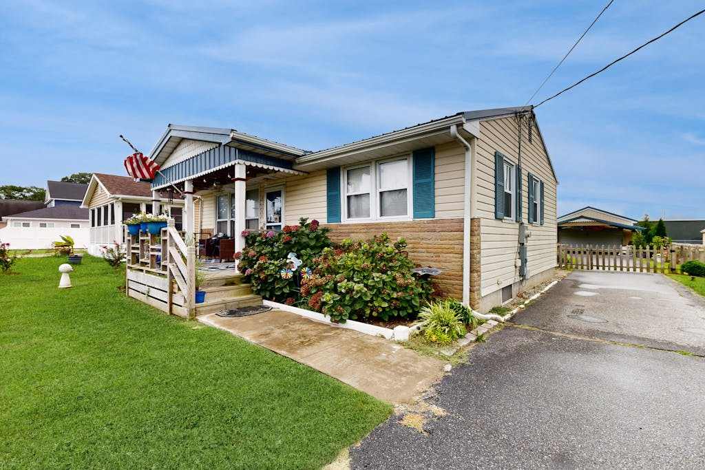 Town of Rehoboth Beach dog friendly home near the beach with Gym & Grill