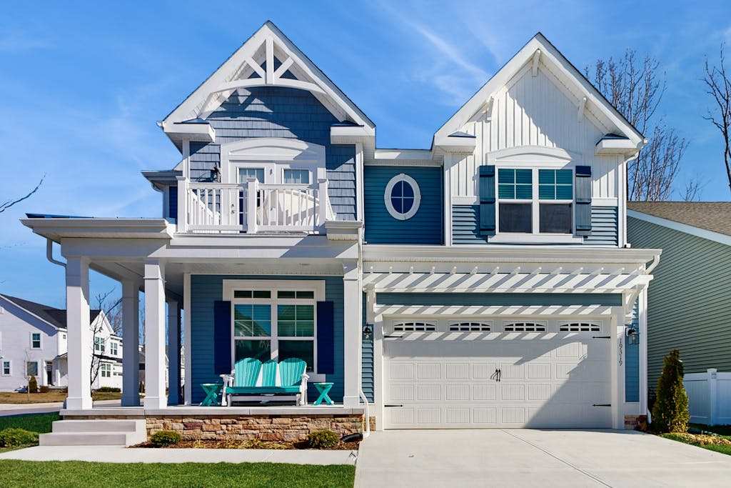 Arbor Lyn house with shared pool fire pit deck & gas grill