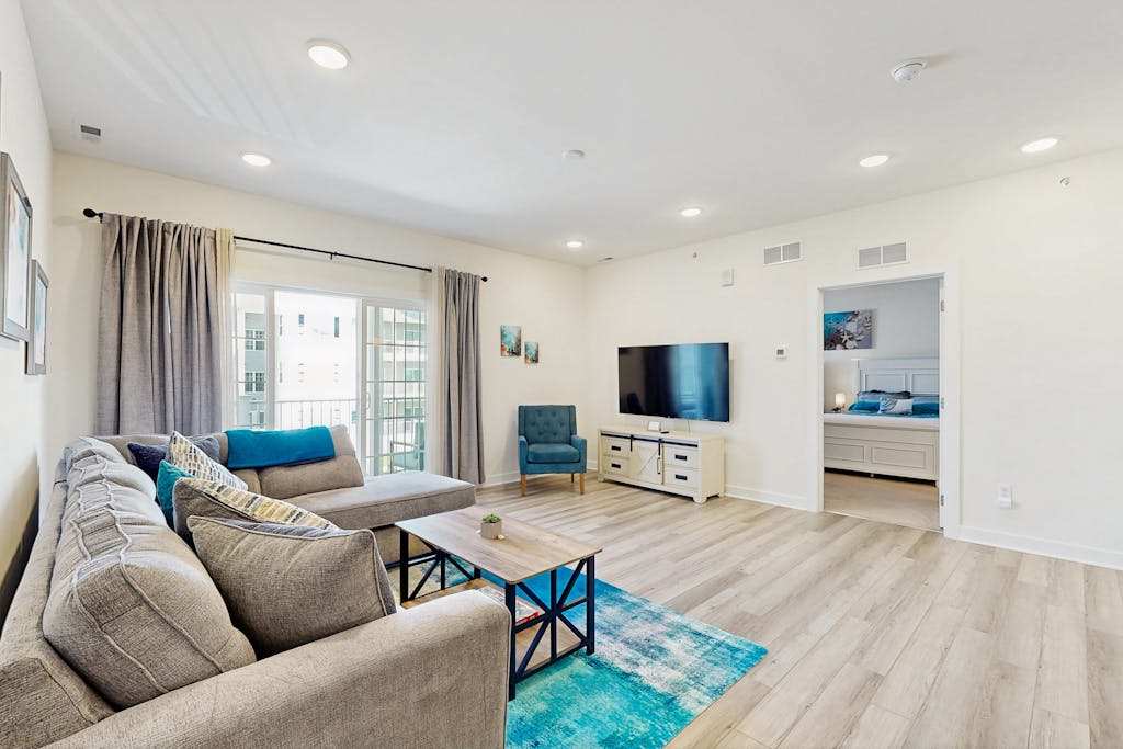 Bayfront Condo with Pool View Near Lewes Beaches