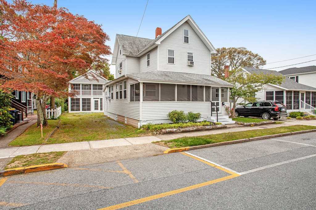 dog friendly Rehoboth Beach gem steps from boardwalk with room for groups