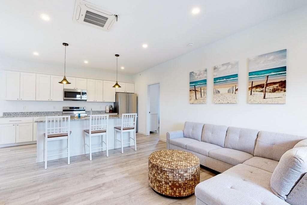 Rehoboth Beach House Inviting space with pool fast WiFi & washer & dryer