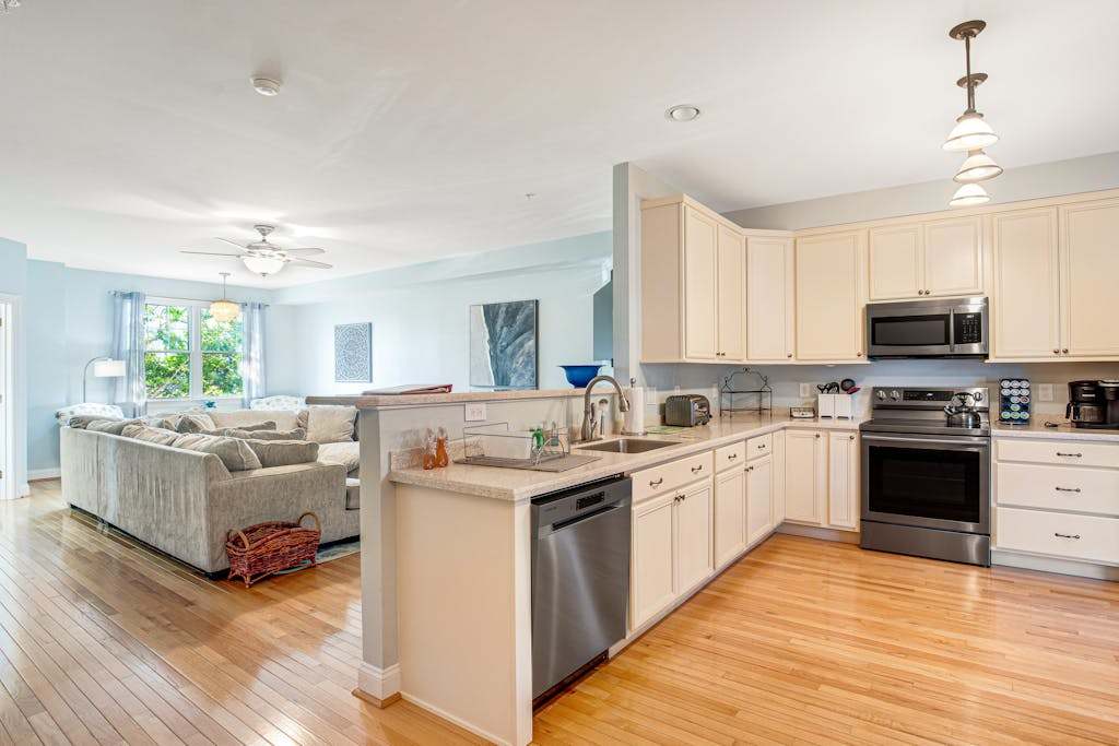 Edgewater Park townhome with pool patio grill balcony AC & beach gear