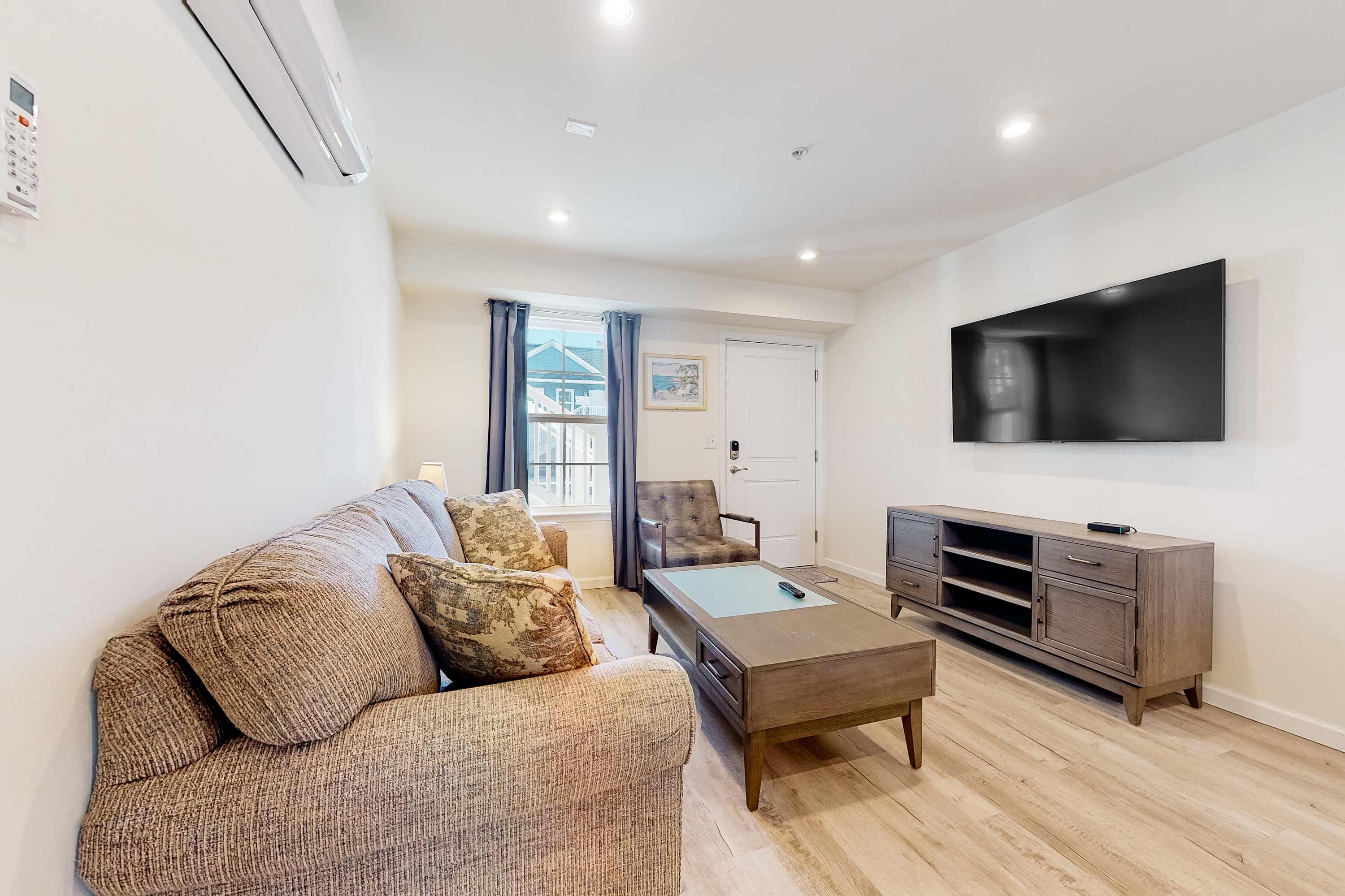 Rehoboth Beach House with outdoor pool clubhouse & washer & dryer