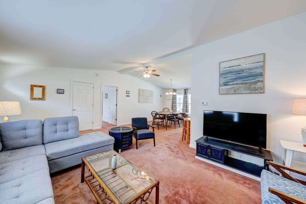 Affordable dog frienedly beach home with private deck gas grill enclosed yard