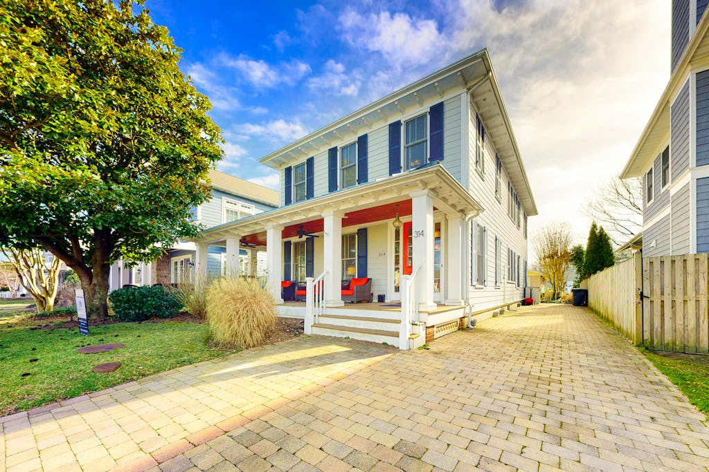 Elegant house near the ocean with AC washer & dryer & outdoor space walk to boardwalk