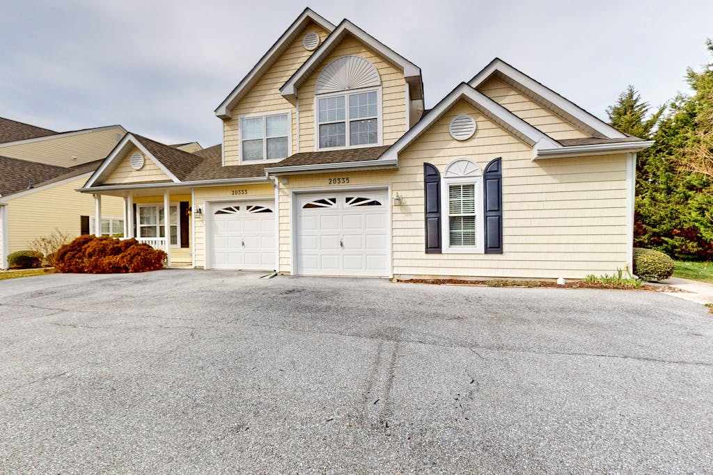 Eagles L&ing home with gas fireplace washer & dryer pool & tennis court