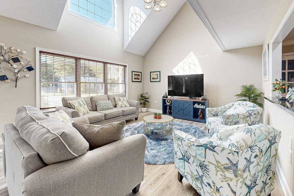 Incredible dog friendly Rehoboth Beach retreat with patio deck washer & dryer & sunroom