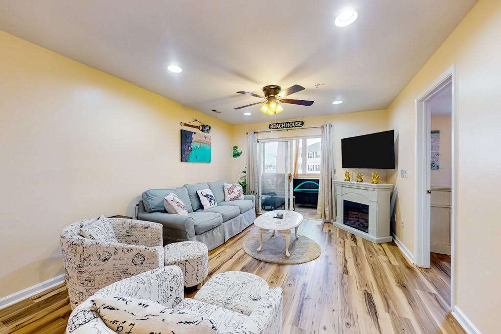 The Palms water view condo near beach with outdoor pool streaming balcony AC
