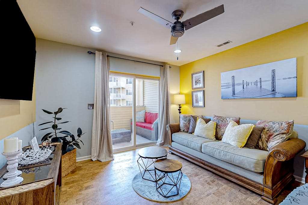 The Palms water view condo near beach with outdoor pool streaming washer & dryer & AC