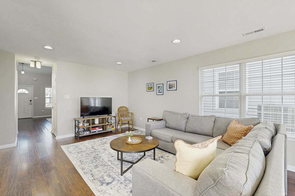 Eagles L&ing townhome with pool & tennis access patio & grill