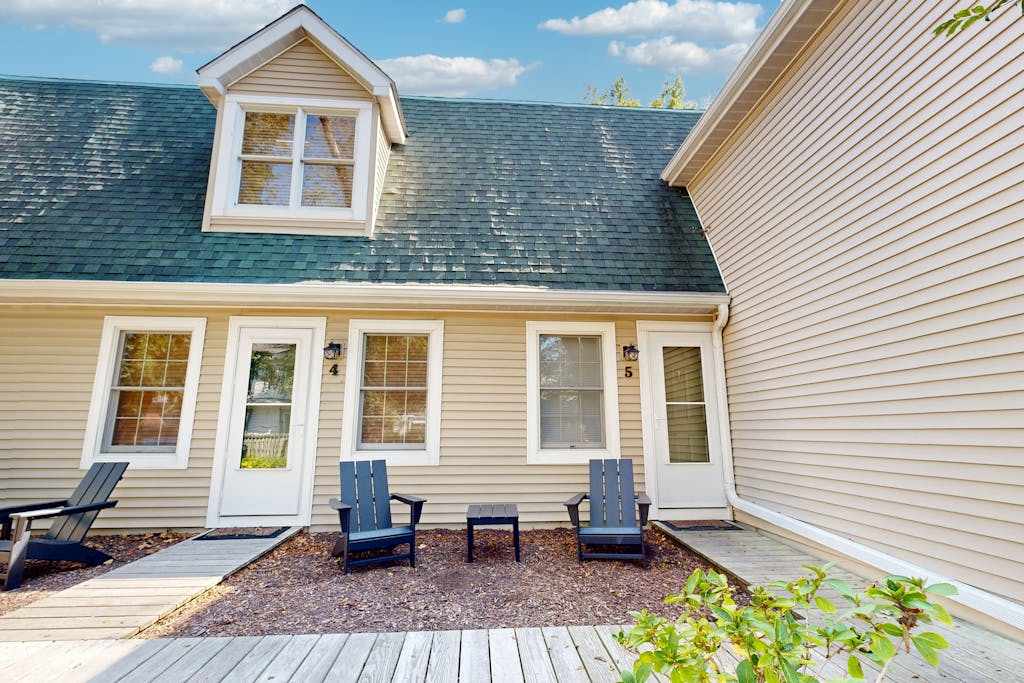 Town of Rehoboth Beach townhouse with patio balcony close to beach