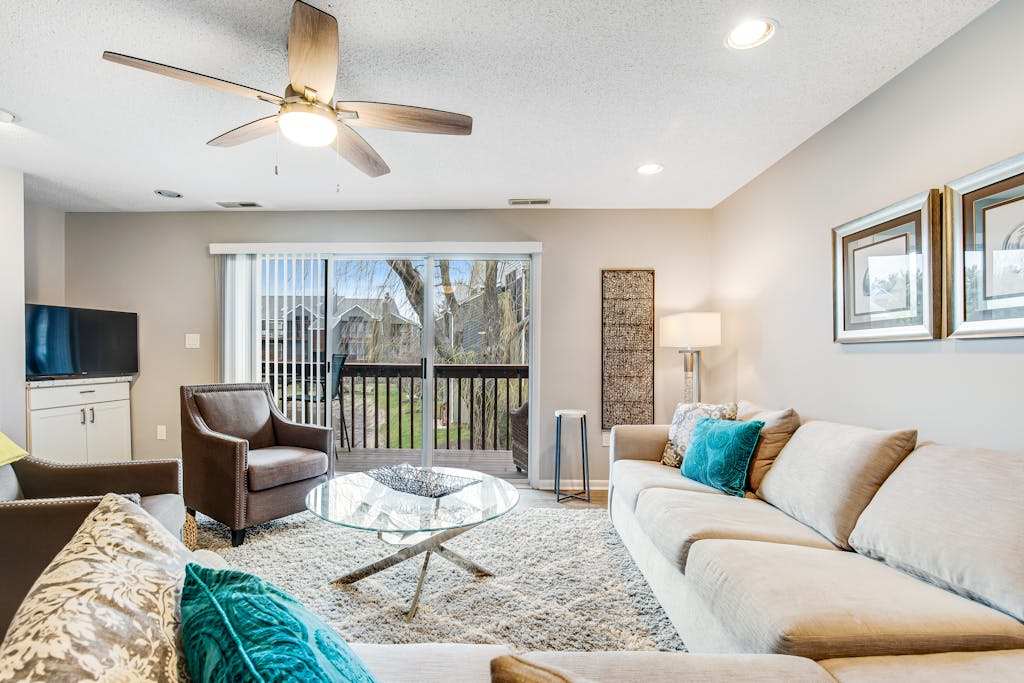 Eagles L&ing updated condo with two balconies WiFi washer & dryer & AC great location
