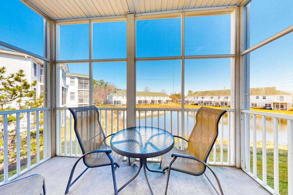 Stunning Condo featuring Pool & Hot Tub with Convenient Beach Access
