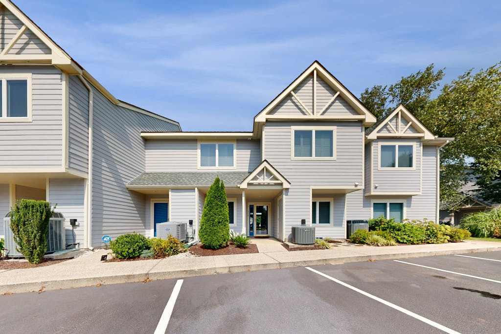 Spring Lake Condo with patio free WIFI washer & dryer shared pool
