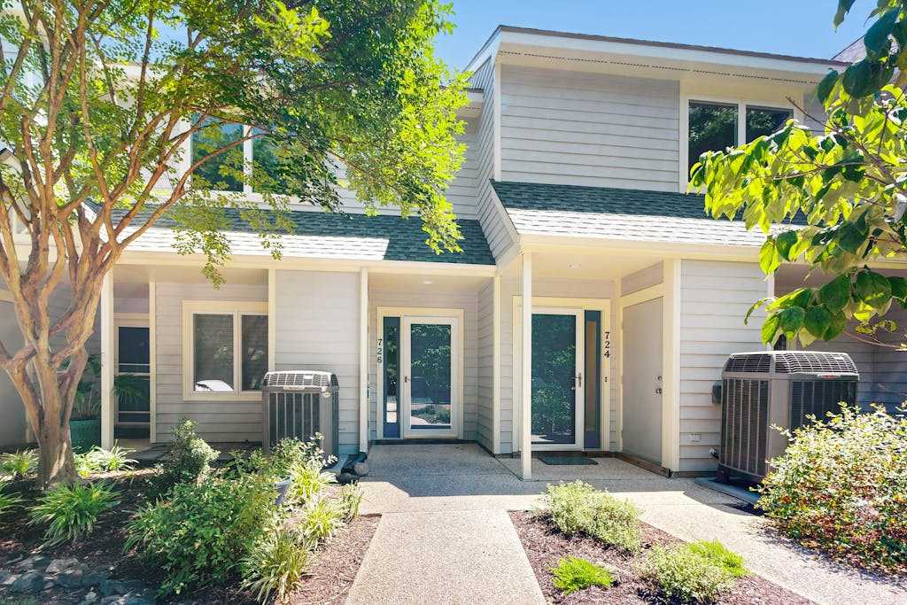 Spring Lake Condo with balcony free WIFI washer & dryer shared pool