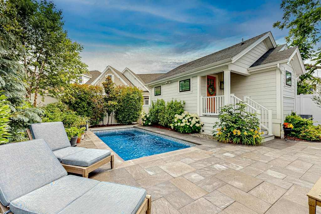 Town of Rehoboth Beach dog friendly cottage with a private pool washer & dryer