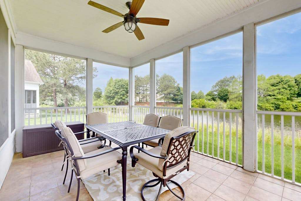 Bear Trap Dunes townhouse with pool gym free WiFi & shared sauna