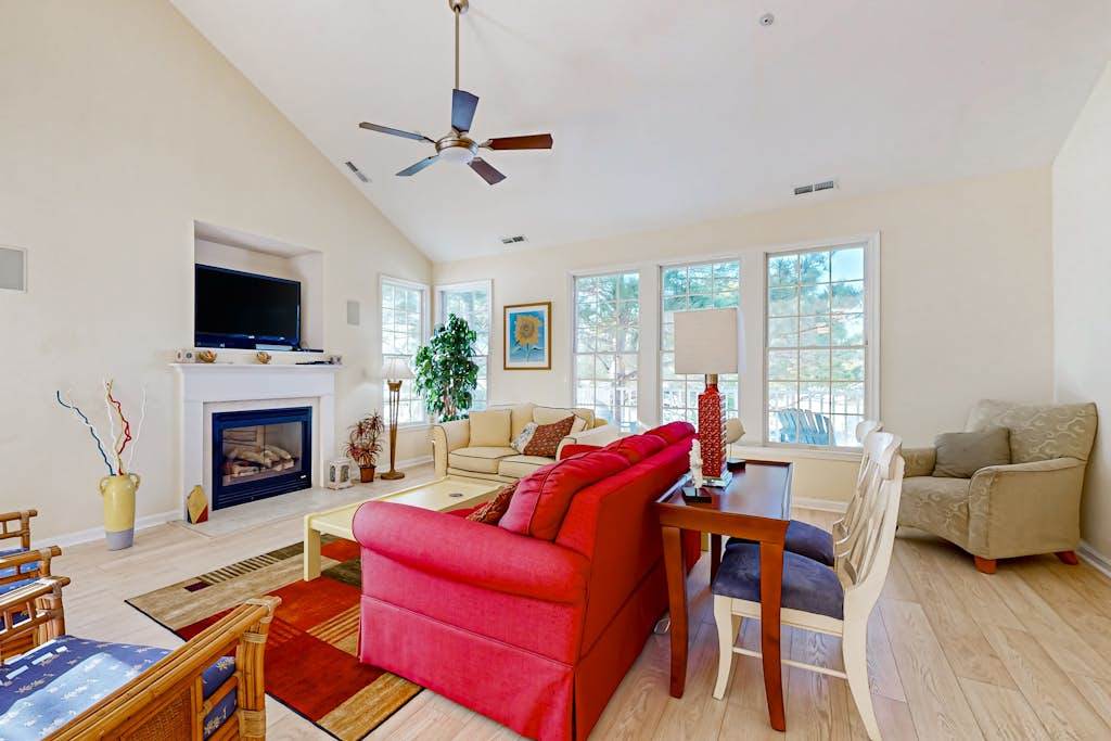 Bear Trap Dunes golf view condo with screened porch pool tennis & sauna access