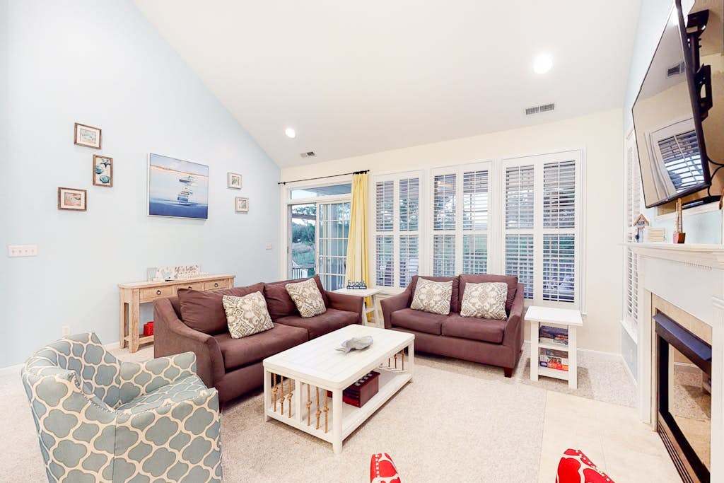 Bear Trap Dunes townhouse with free WiFi tennis court shared sauna & gym