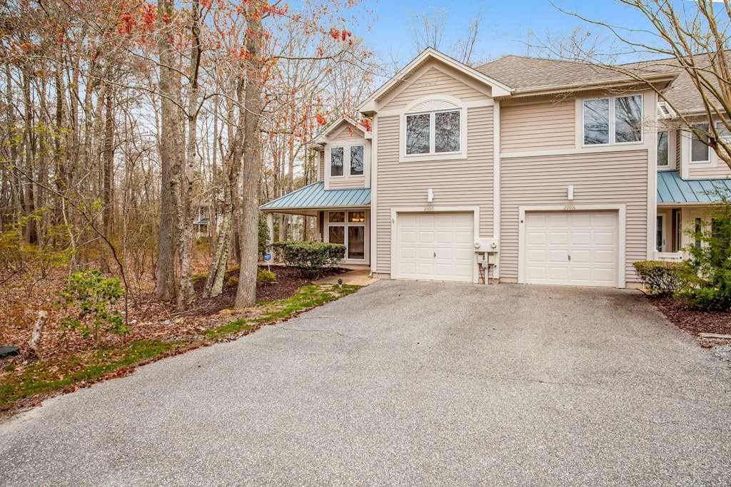 Sea Colony Tennis townhouse with board games & tennis court