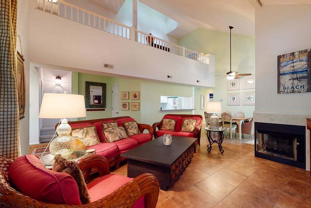 Sea Colony Tennis 2nd floor condo with basketball court & tennis court