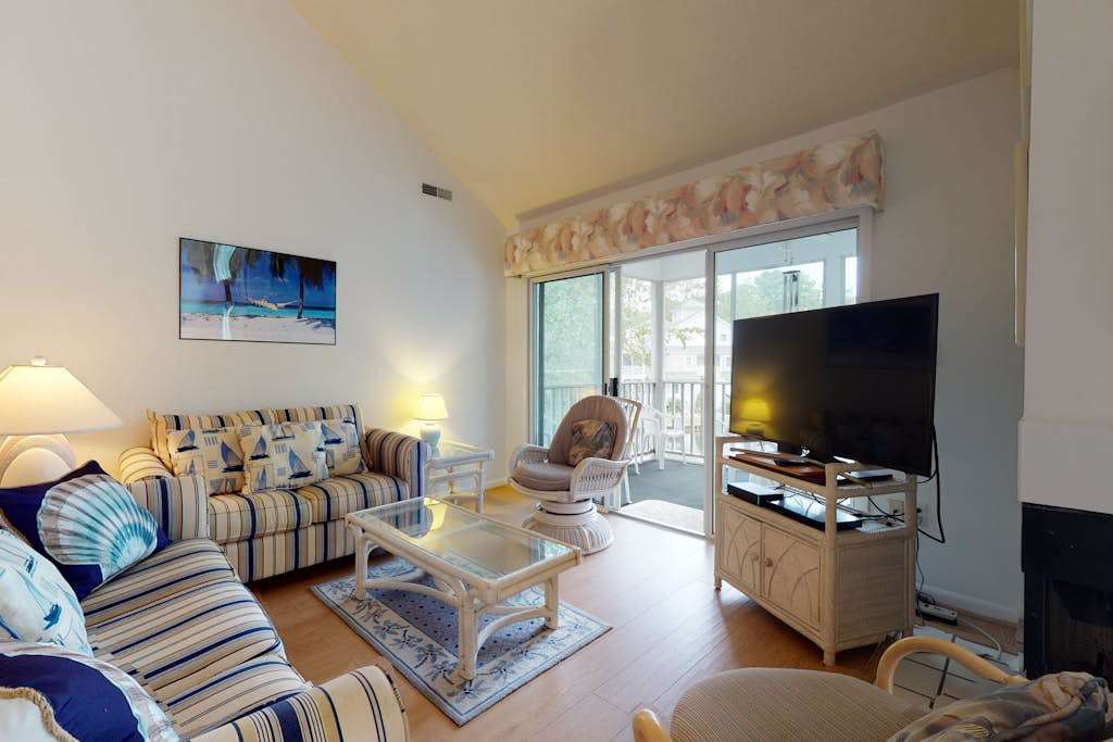 Sea Colony Tennis 2nd floor condo with pool & gym