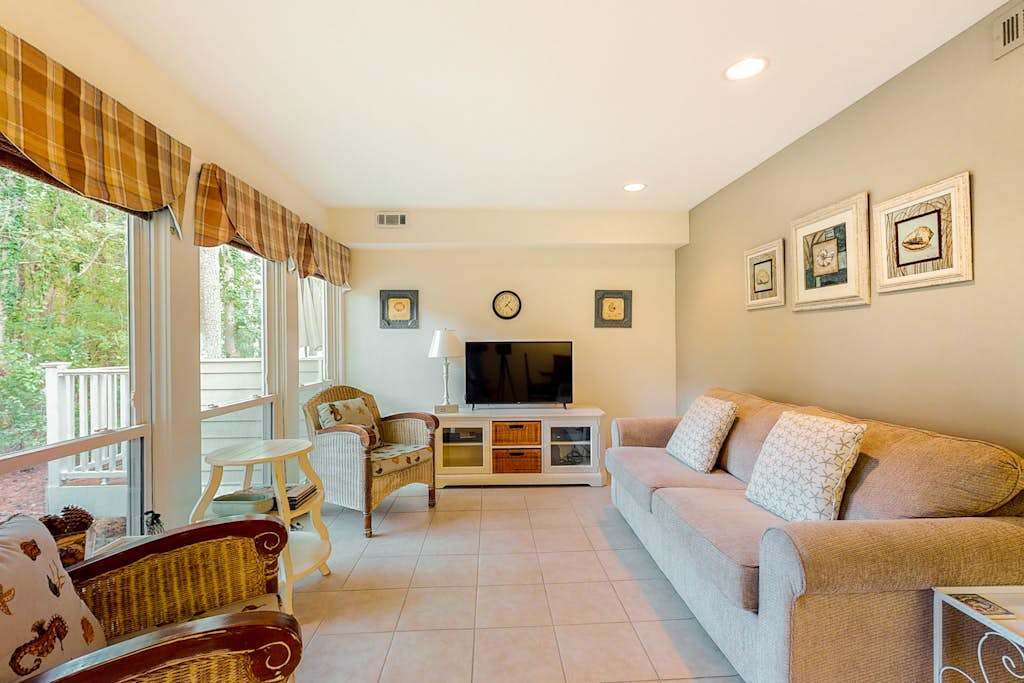 Sea Colony Tennis 1st floor condo with tennis court pool & basketball court