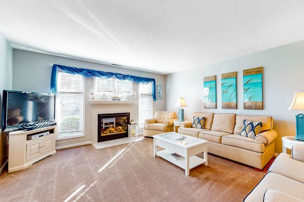 Sea Colony Tennis townhouse with gym basketball court & tennis court