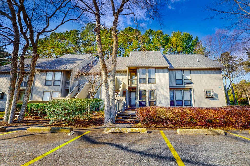 Sea Colony Tennis 2nd floor condo with pool access