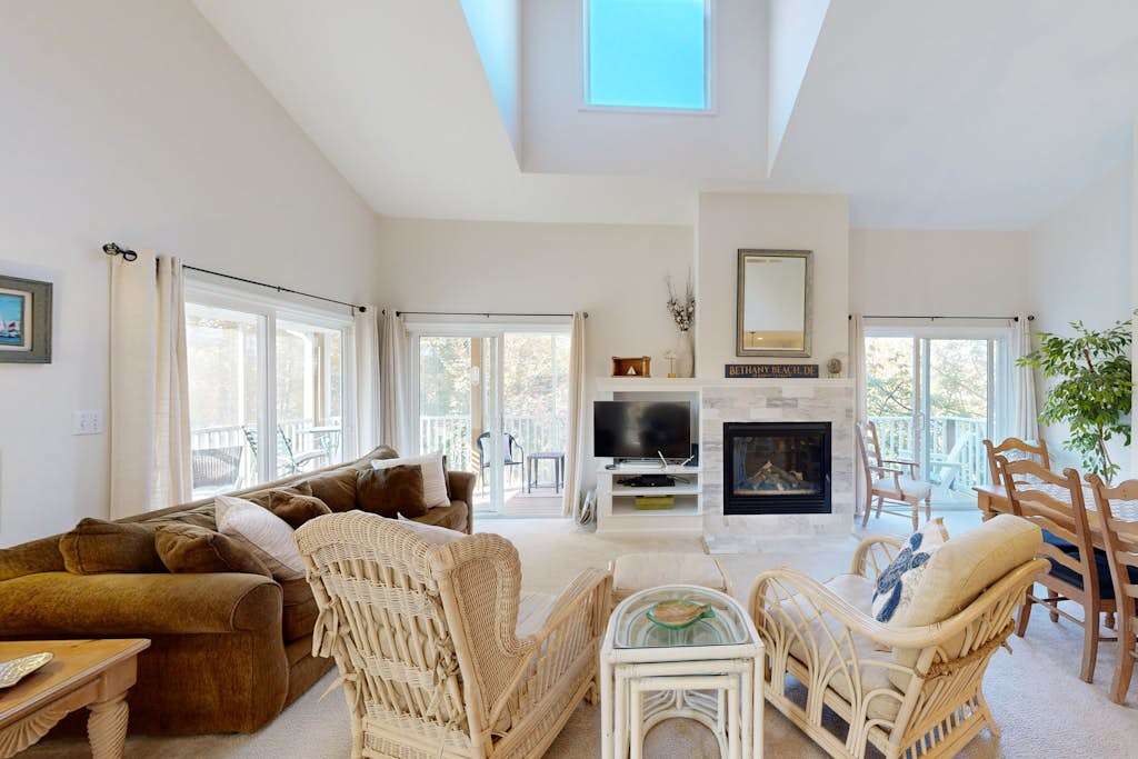 Sea Colony Tennis 2nd floor condo pool & gym