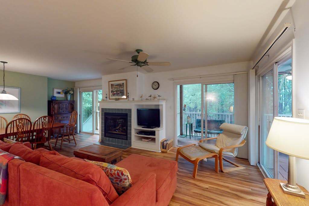 Sea Colony Tennis 1st floor condo with gym pool & tennis court