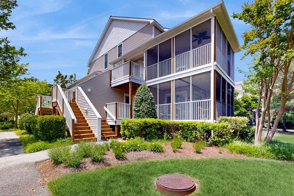 Sea Colony Tennis 1st floor condo with screened porch pool & basketball