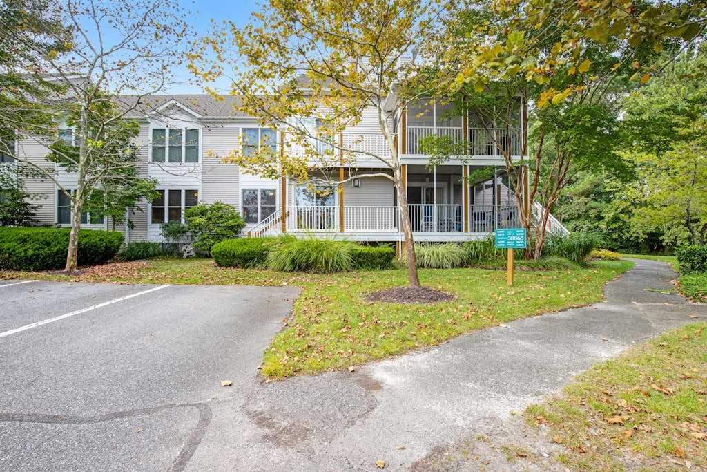 Sea Colony Tennis 1st floor condo with gym tennis court & sauna