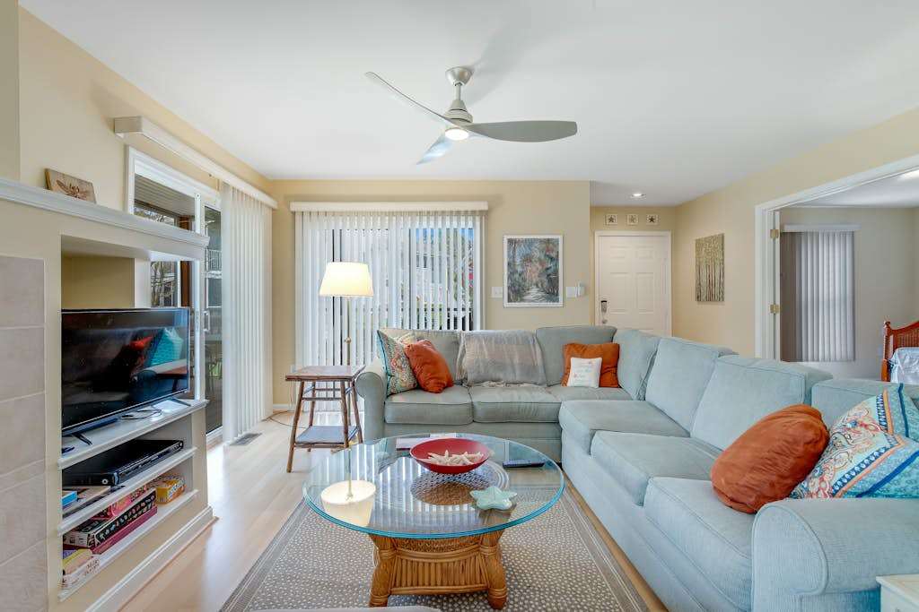 Sea Colony Tennis 1st floor condo with sauna gym & pool