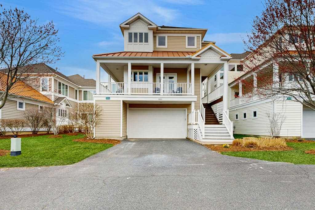 Sea Colony Tennis house with gym grill & pool