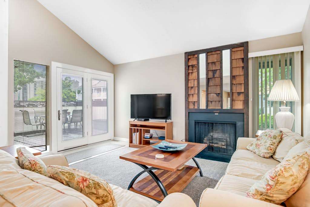 Sea Colony Tennis 1st floor condo with gym pool & basketball court