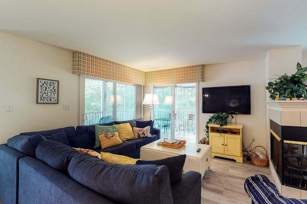 Sea Colony Tennis First floor condo with pool hot tub & central AC