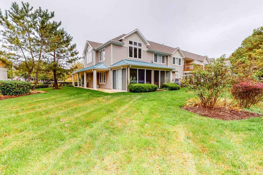 Sea Colony Tennis townhouse with fireplace sauna pool & basketball court