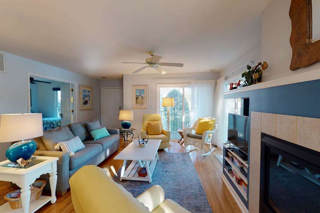 Sea Colony Tennis 1st floor condo with sauna pool & gym